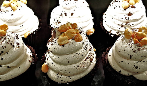 nuts cupcakes