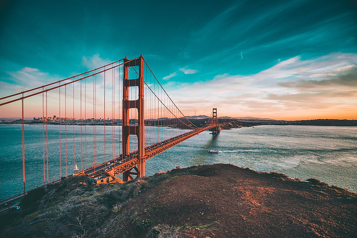 Golden Gate bridge during dawn