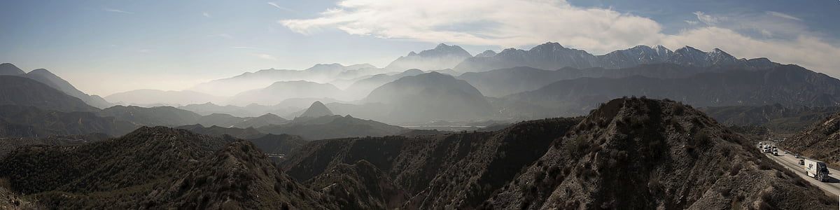 mountain view during daytime