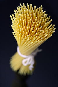 shallow focus photography of pasta noodle