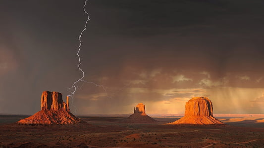 landscape photo of a mountain with thunder