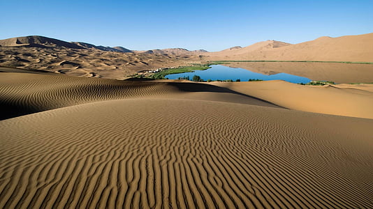 brown desert during daytime