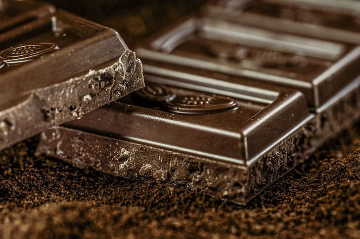 shallow focus photography of black chocolate