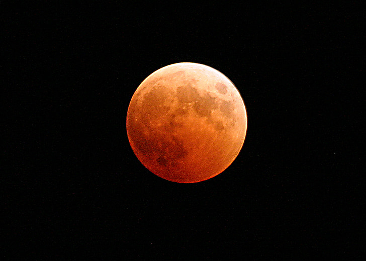 red moon photo