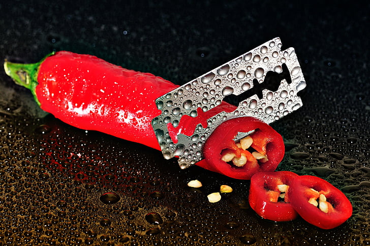 blade in cut chilli